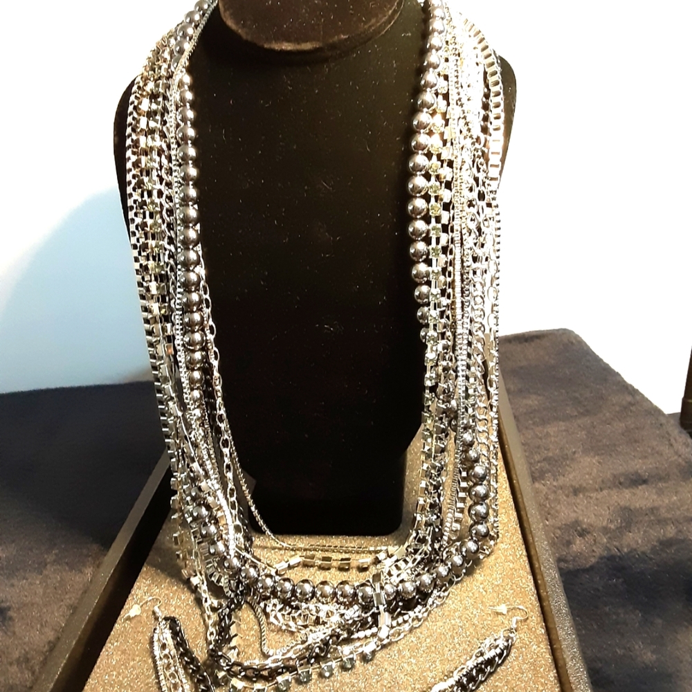 Necklace and earring set.  Costume jewelry